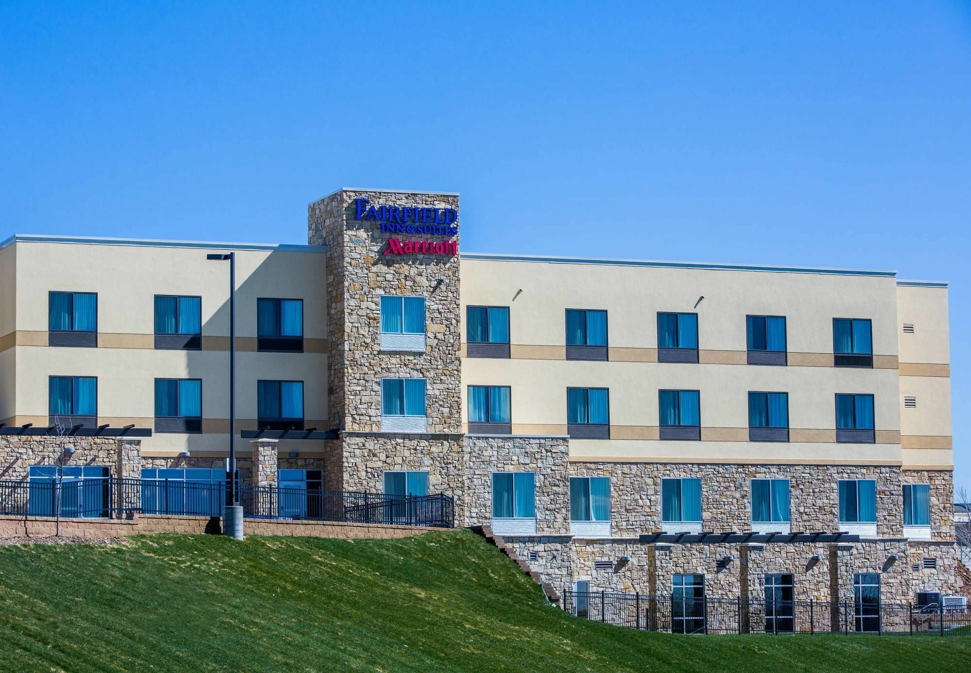 Fairfield Inn & Suites By Marriott Lincoln Southeast Exterior photo